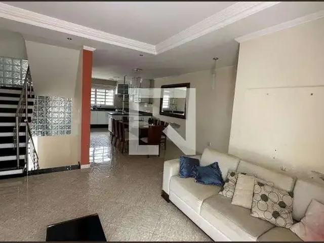 Casa / Sobrado em Condomínio para Locação em Mogi das Cruzes/SP Jardim Ivete 3 Quartos