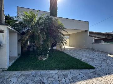 Casa / Sobrado em Condomínio para Locação em Mogi das Cruzes/SP Parque Residencial Itapeti 3 Quartos
