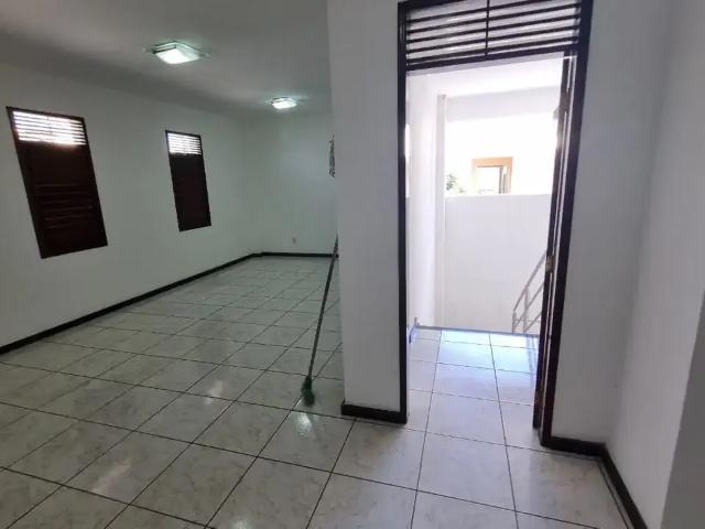 Casa / Sobrado em Condomínio para Locação em Natal/RN Candelária 4 Quartos
