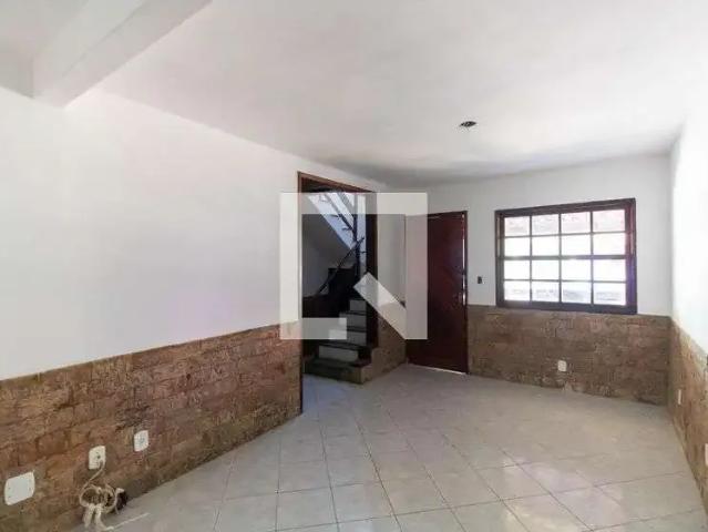 Casa / Sobrado em Condomínio para Locação em Niterói/RJ Maceió 2 Quartos