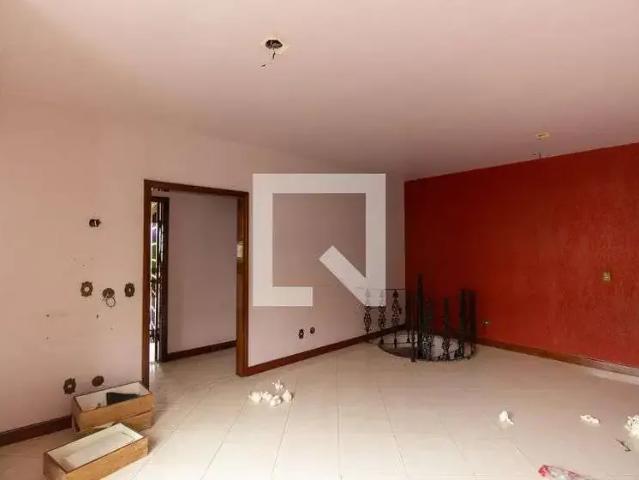 Casa / Sobrado em Condomínio para Locação em Niterói/RJ Maceió 3 Quartos