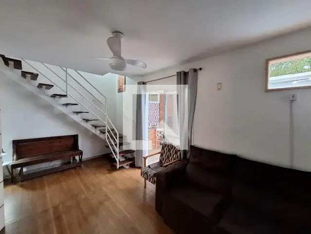 Casa / Sobrado em Condomínio para Locação em Niterói/RJ Maria Paula 2 Quartos