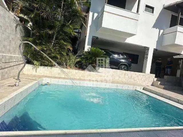 Casa / Sobrado em Condomínio para Locação em Niterói/RJ Pendotiba 3 Quartos