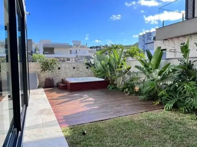 Casa / Sobrado em Condomínio para Locação em Palhoça/SC Pedra Branca 3 Quartos