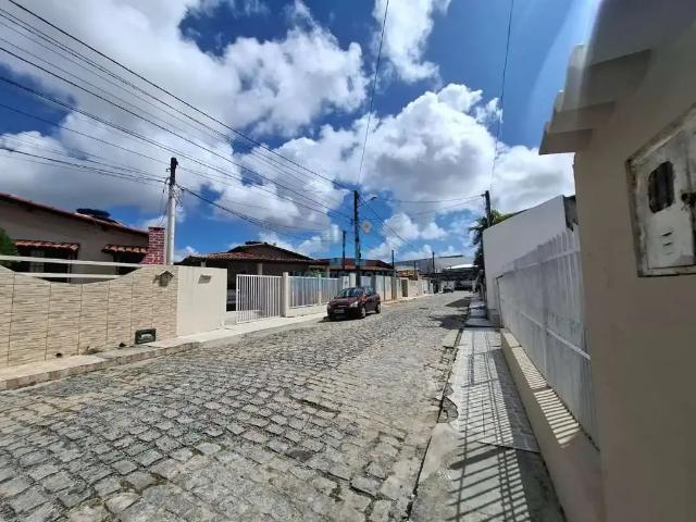 Casa / Sobrado em Condomínio para Locação em Parnamirim/RN Emaús 3 Quartos