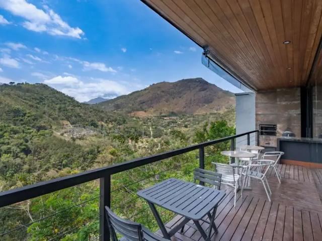 Casa / Sobrado em Condomínio para Locação em Petrópolis/RJ Araras 4 Quartos