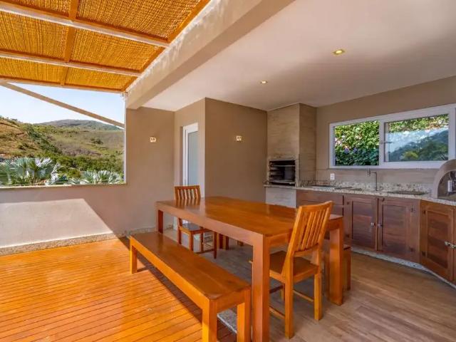 Casa / Sobrado em Condomínio para Locação em Petrópolis/RJ Araras 4 Quartos