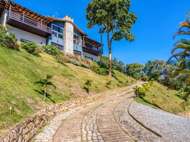 Casa / Sobrado em Condomínio para Locação em Petrópolis/RJ Samambaia 5 Quartos