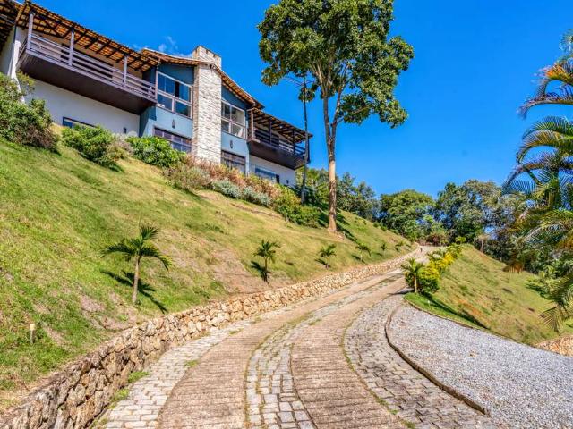 Casa / Sobrado em Condomínio para Locação em Petrópolis/RJ Samambaia 5 Quartos