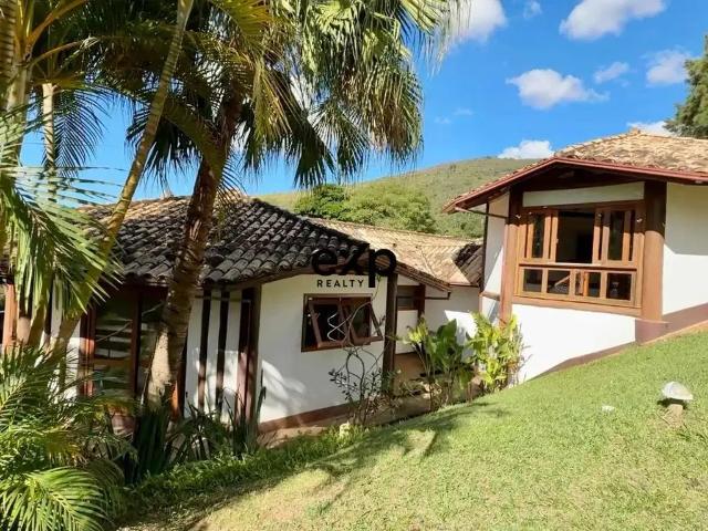 Casa / Sobrado em Condomínio para Locação em Petrópolis/RJ Posse 4 Quartos