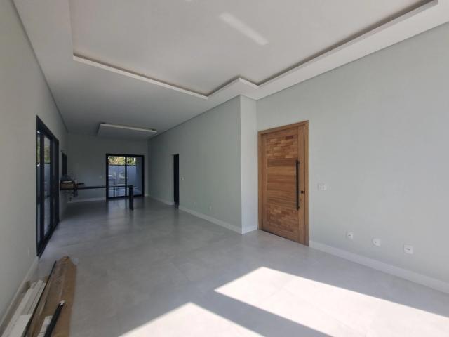 Casa / Sobrado em Condomínio para Locação em Pindamonhangaba/SP Parque das Nações 3 Quartos