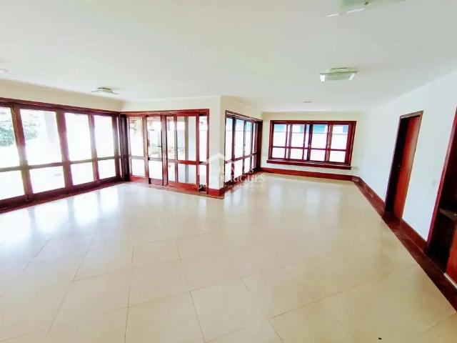 Casa / Sobrado em Condomínio para Locação em Pindamonhangaba/SP Parque das Nações 4 Quartos