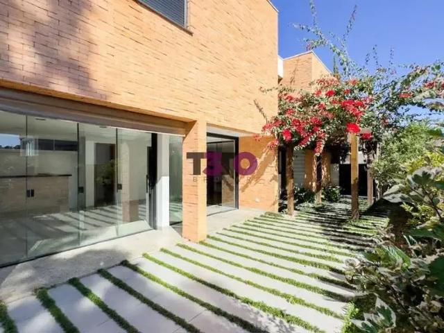 Casa / Sobrado em Condomínio para Locação em Pinhais/PR Alphaville Graciosa 3 Quartos