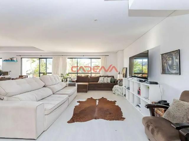 Casa / Sobrado em Condomínio para Locação em Pinhais/PR Alphaville Graciosa 3 Quartos