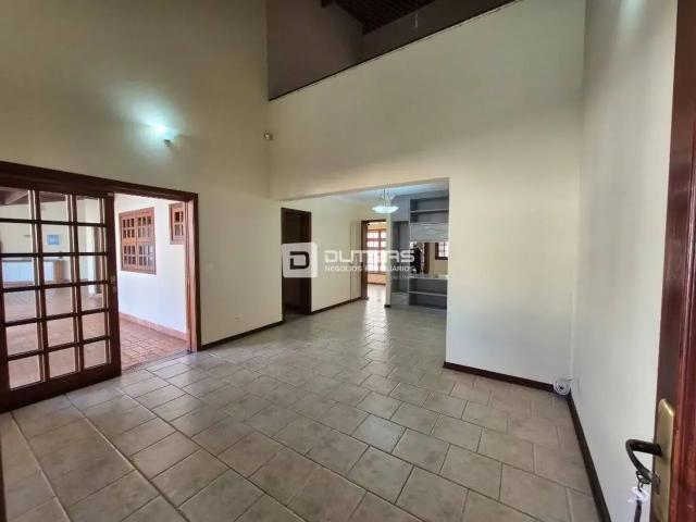 Casa / Sobrado em Condomínio para Locação em Piracicaba/SP Dois Córregos 3 Quartos
