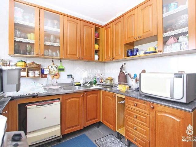 Casa / Sobrado em Condomínio para Locação em Porto Alegre/RS Teresópolis 4 Quartos