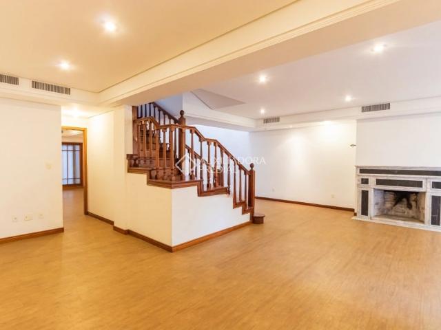 Casa / Sobrado em Condomínio para Locação em Porto Alegre/RS Três Figueiras 4 Quartos