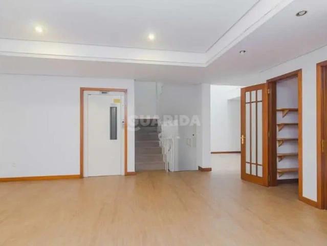 Casa / Sobrado em Condomínio para Locação em Porto Alegre/RS Três Figueiras 4 Quartos