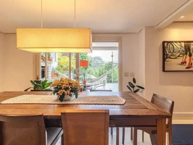Casa / Sobrado em Condomínio para Locação em Porto Alegre/RS Três Figueiras 3 Quartos