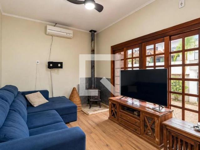Casa / Sobrado em Condomínio para Locação em Porto Alegre/RS Tristeza 2 Quartos
