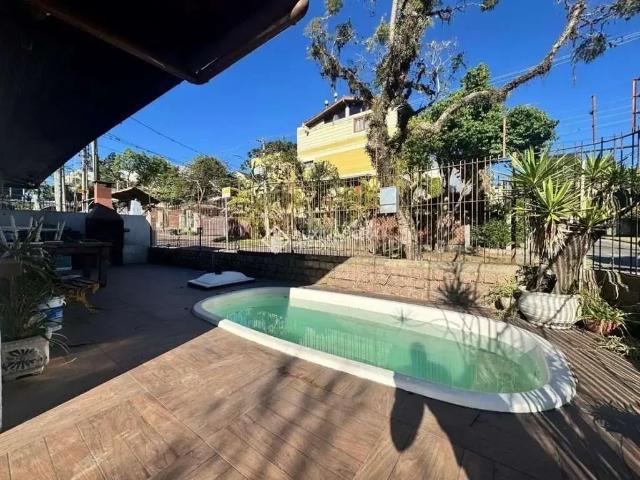 Casa / Sobrado em Condomínio para Locação em Porto Alegre/RS Tristeza 3 Quartos