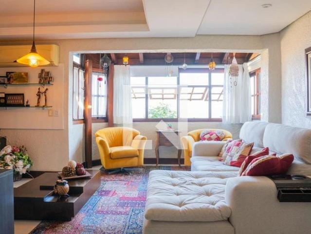 Casa / Sobrado em Condomínio para Locação em Porto Alegre/RS Tristeza 3 Quartos