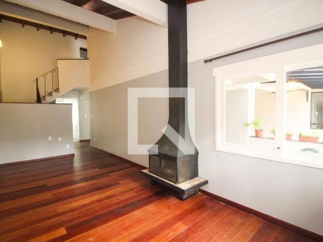 Casa / Sobrado em Condomínio para Locação em Porto Alegre/RS Tristeza 3 Quartos