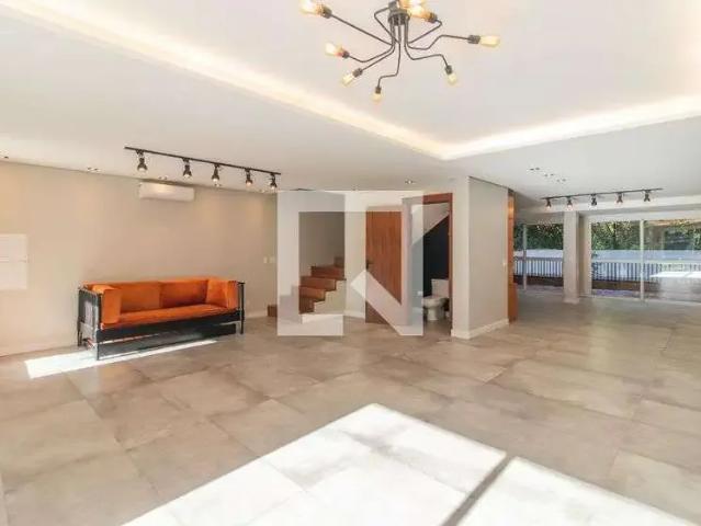 Casa / Sobrado em Condomínio para Locação em Porto Alegre/RS Vila Nova 3 Quartos
