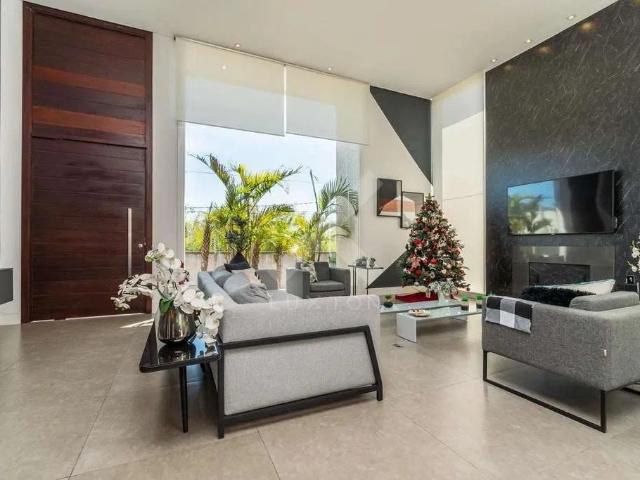 Casa / Sobrado em Condomínio para Locação em Porto Alegre/RS Vila Nova 3 Quartos