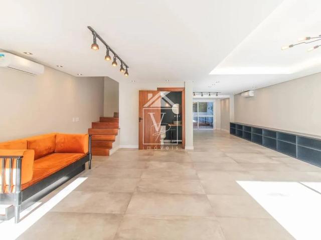 Casa / Sobrado em Condomínio para Locação em Porto Alegre/RS Vila Nova 3 Quartos
