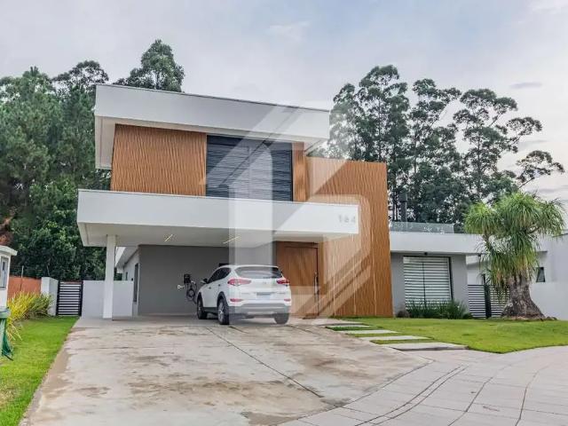 Casa / Sobrado em Condomínio para Locação em Porto Alegre/RS Vila Nova 4 Quartos