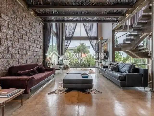 Casa / Sobrado em Condomínio para Locação em Porto Alegre/RS Vila Nova 4 Quartos