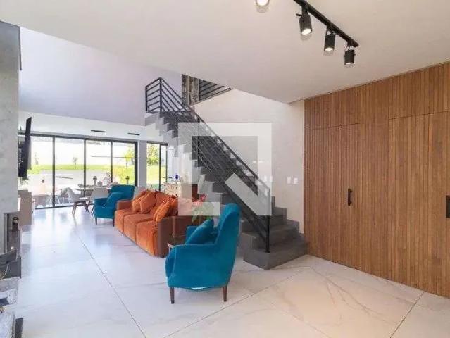 Casa / Sobrado em Condomínio para Locação em Porto Alegre/RS Vila Nova 4 Quartos