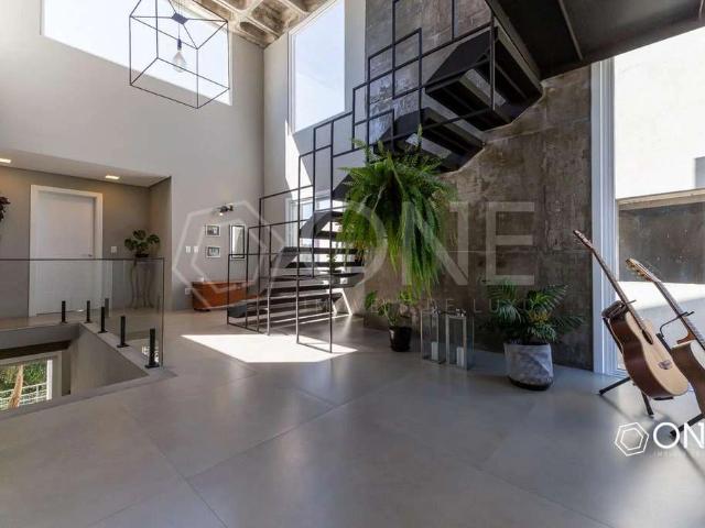 Casa / Sobrado em Condomínio para Locação em Porto Alegre/RS Vila Nova 5 Quartos