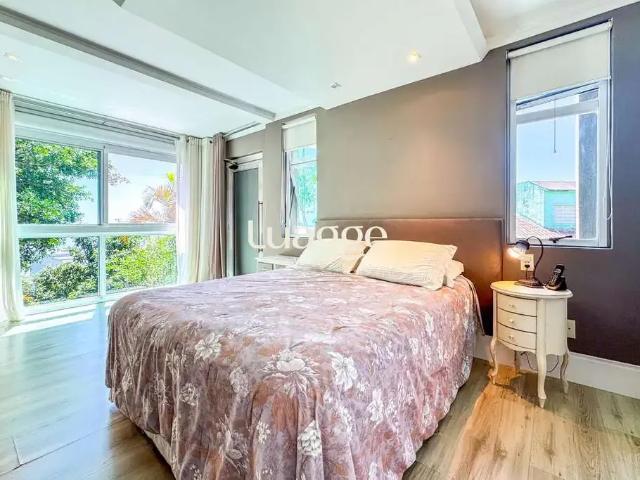 Casa / Sobrado em Condomínio para Locação em Porto Alegre/RS Vila Assunção 3 Quartos