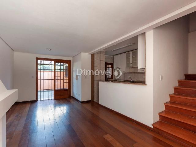 Casa / Sobrado em Condomínio para Locação em Porto Alegre/RS Vila Assunção 3 Quartos
