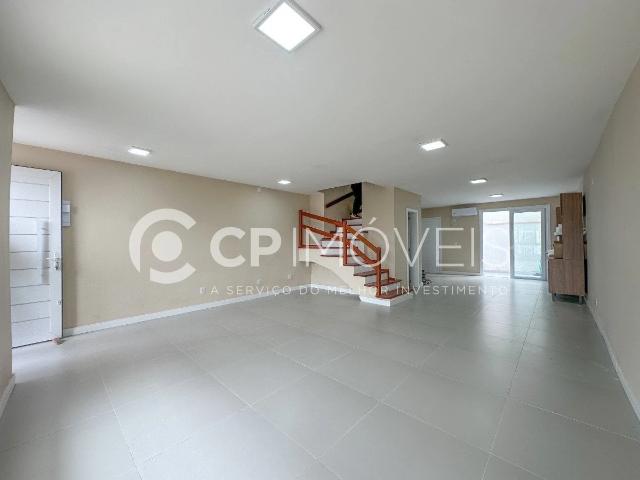 Casa / Sobrado em Condomínio para Locação em Porto Alegre/RS Vila Ipiranga 3 Quartos