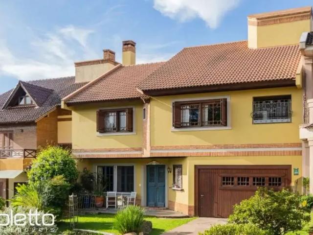 Casa / Sobrado em Condomínio para Locação em Porto Alegre/RS Vila Jardim 4 Quartos