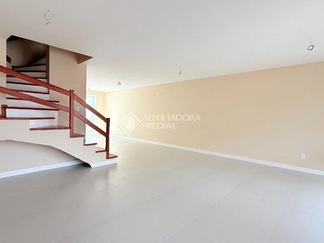 Casa / Sobrado em Condomínio para Locação em Porto Alegre/RS Vila Jardim 3 Quartos