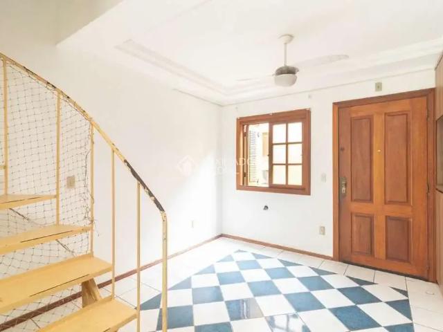 Casa / Sobrado em Condomínio para Locação em Porto Alegre/RS Camaquã 3 Quartos