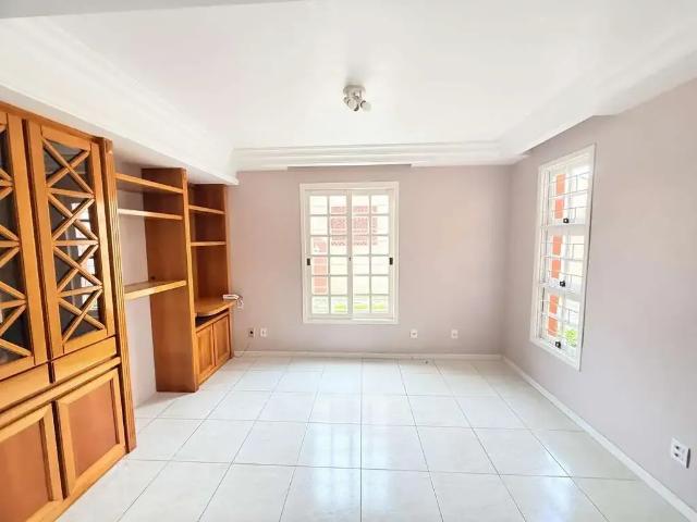 Casa / Sobrado em Condomínio para Locação em Porto Alegre/RS Camaquã 3 Quartos