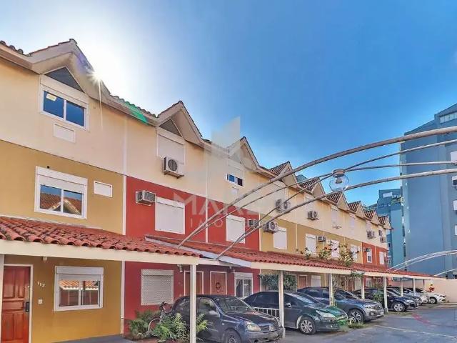 Casa / Sobrado em Condomínio para Locação em Porto Alegre/RS Camaquã 3 Quartos