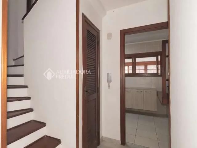 Casa / Sobrado em Condomínio para Locação em Porto Alegre/RS Cavalhada 3 Quartos