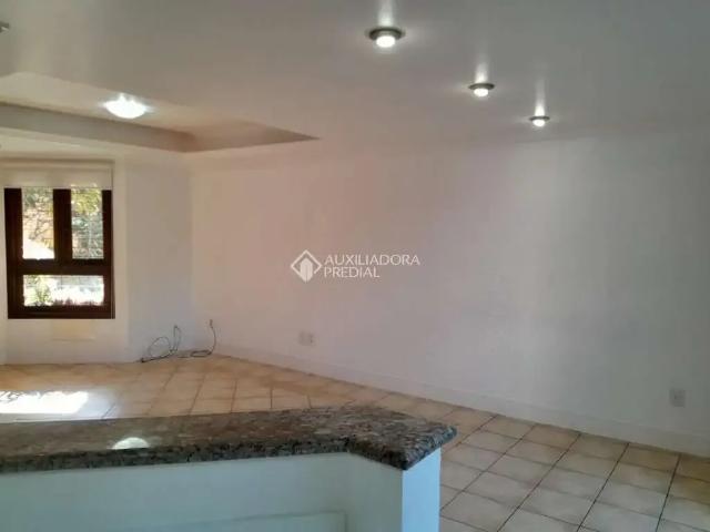 Casa / Sobrado em Condomínio para Locação em Porto Alegre/RS Cavalhada 4 Quartos