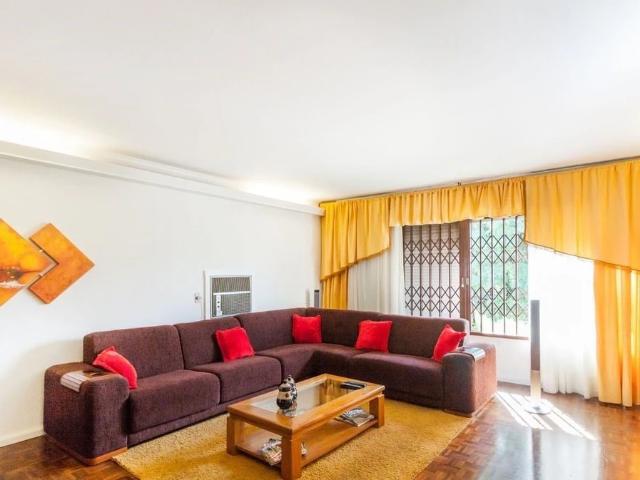 Casa / Sobrado em Condomínio para Locação em Porto Alegre/RS Chácara das Pedras 3 Quartos