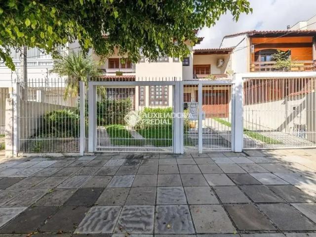 Casa / Sobrado em Condomínio para Locação em Porto Alegre/RS Chácara das Pedras 4 Quartos