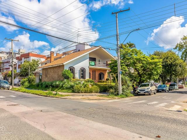 Casa / Sobrado em Condomínio para Locação em Porto Alegre/RS Chácara das Pedras 6 Quartos