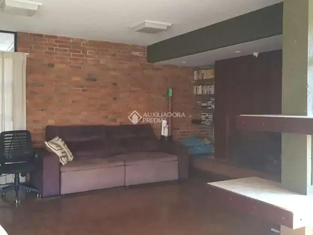 Casa / Sobrado em Condomínio para Locação em Porto Alegre/RS Cristal 3 Quartos