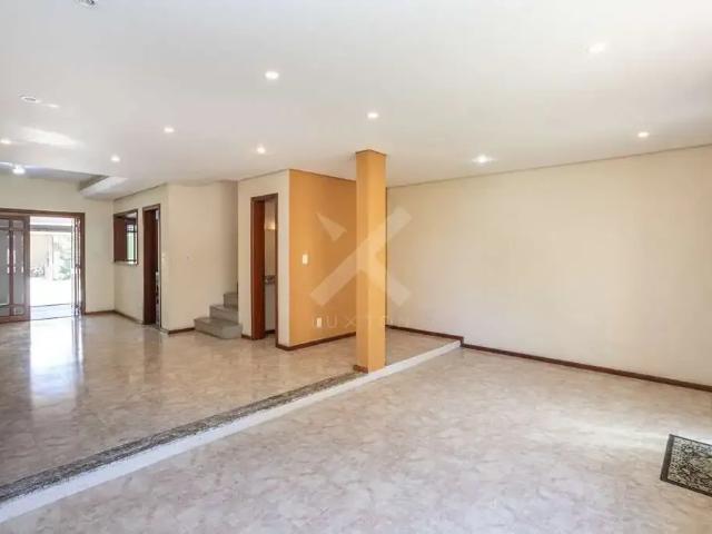 Casa / Sobrado em Condomínio para Locação em Porto Alegre/RS Cristal 4 Quartos