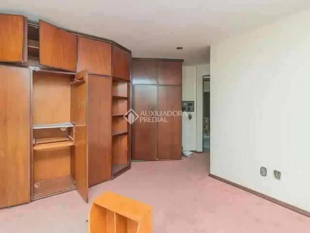 Casa / Sobrado em Condomínio para Locação em Porto Alegre/RS Cristal 4 Quartos